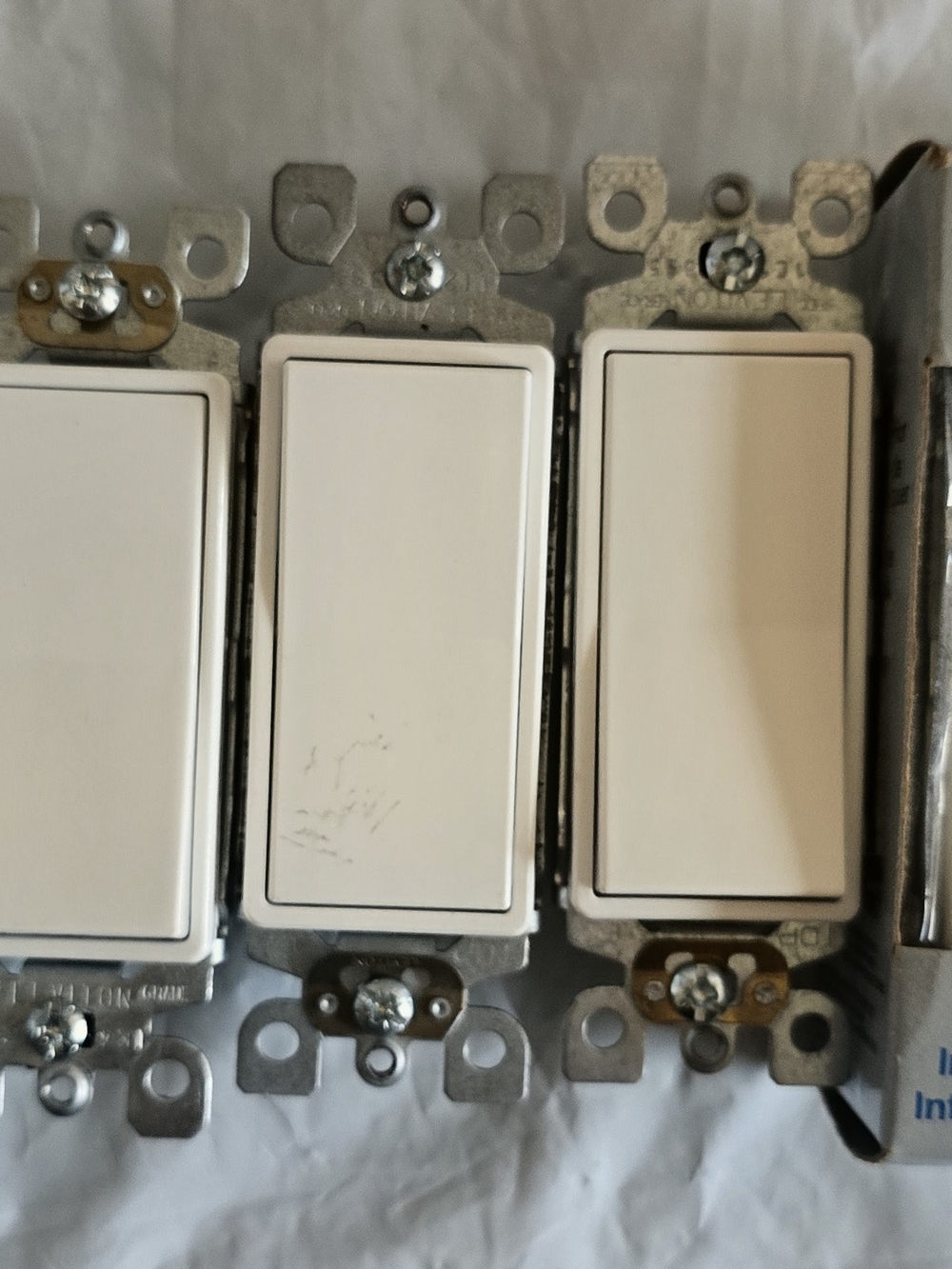 White 3 Way Light Switches - Five Pack New Leviton